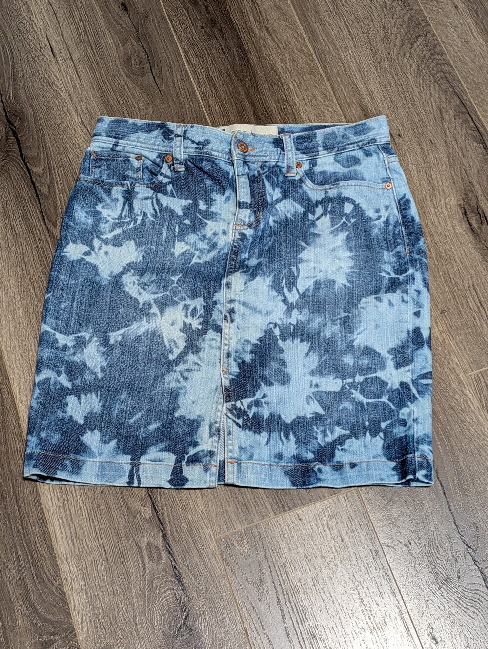 Gap Jeans Stretch. Tie-Dye Denim Skirt - Blue Size 4. Almost Vintage 2007. EUC.